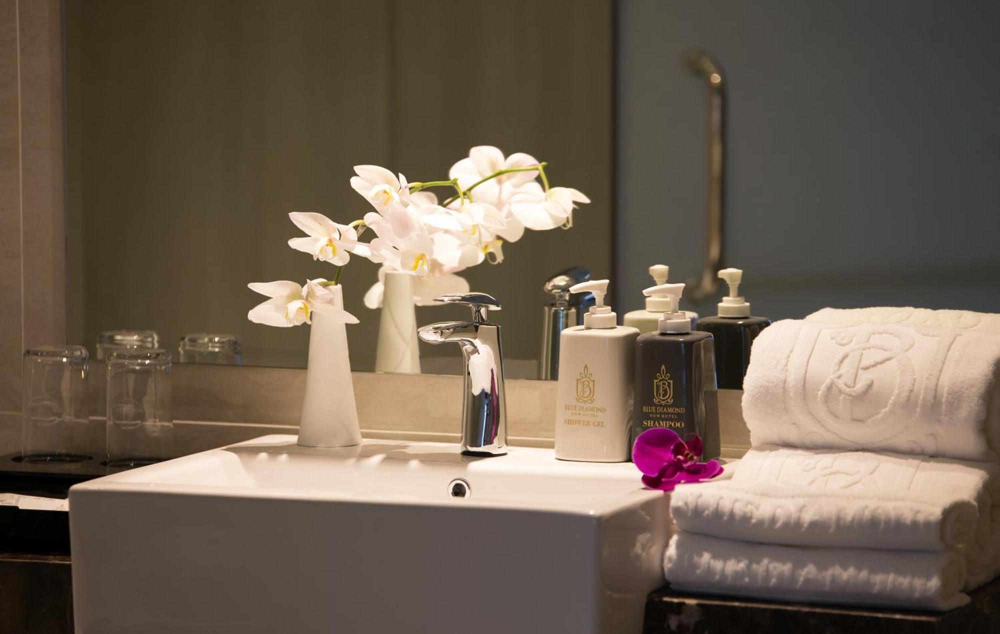 Nicecy Suite Hotel & Spa 호치민 외부 사진