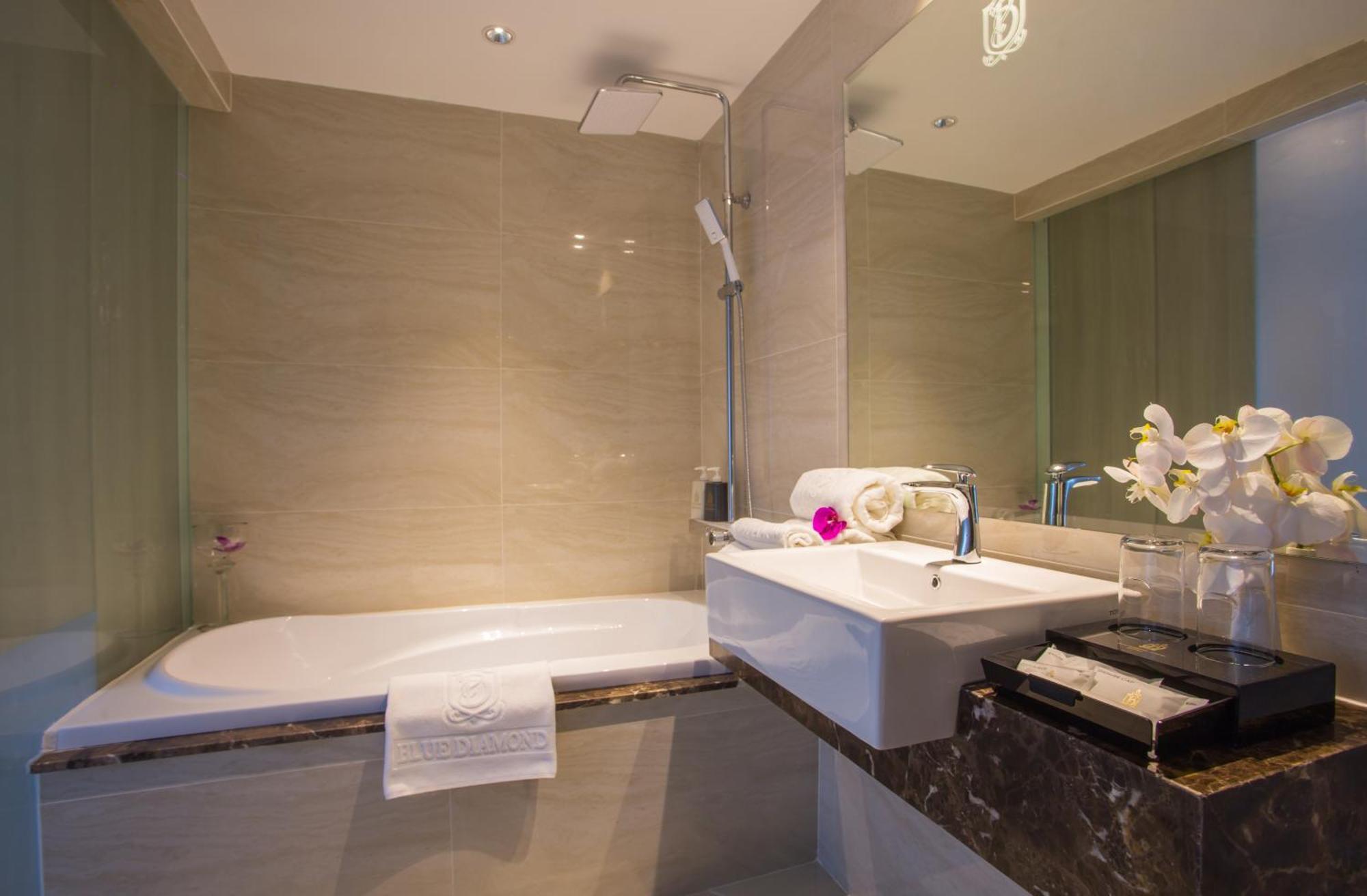 Nicecy Suite Hotel & Spa 호치민 외부 사진